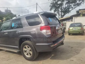 Toyota 4-Runner Limited 2WD 2012 Gray