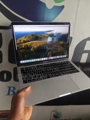 Laptop Apple MacBook Pro 2017 8GB Intel Core i5 SSD 256GB