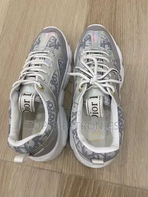 High Quality Dior Sneakers