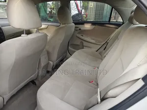 Toyota Corolla LE Special Edition 4dr Sedan (1.8L 4cyl 4A) 2013 White