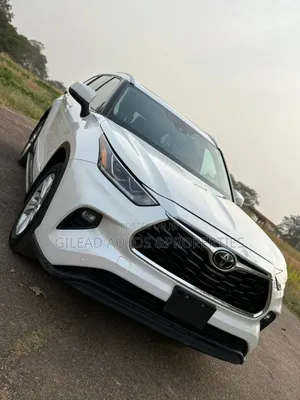Toyota Highlander Limited 2022 White