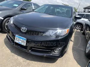 Toyota Camry SE 4dr Sedan (2.5L 4cyl 6A) 2013 Black