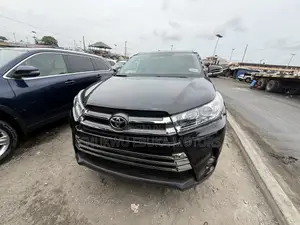 Toyota Highlander Limited 4dr SUV AWD (3.5L 6cyl 6A) 2015 Black