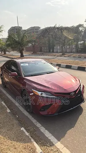 Toyota Camry XSE FWD (2.5L 4cyl 8AM) 2018 Red