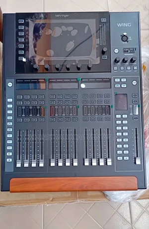 Behringer Wing Compact Mixer