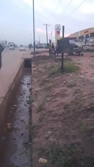 For Sale : 2 1⁄2 Plots on Ph Road , Owerri, Imo State