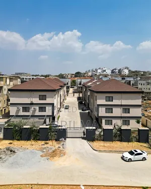 5bdrm Duplex in Mabushi for sale