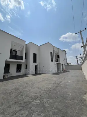 4bdrm Townhouse/Terrace in Ogba for sale