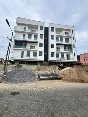 2bdrm Block of Flats in Lekki Phase 1 for sale