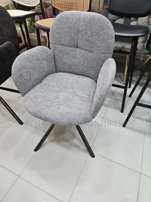 Boucle’ Fabric Swivel Accent Chair