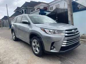 Toyota Highlander Limited Platinum V6 4x4 (3.5L 6cyl 6A) 2016 Silver