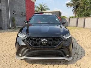 Toyota Highlander XSE 2021 Black