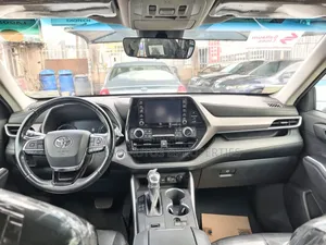 Toyota Highlander XLE AWD 2020 Blue