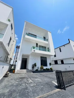 6bdrm Duplex in Chevron for sale
