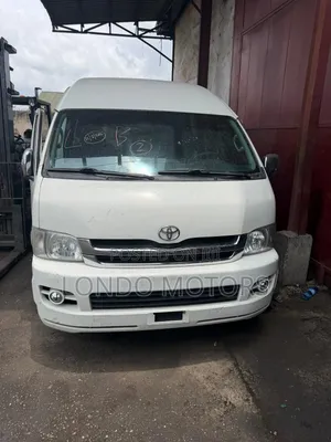 Toyota HiAce 2018 White