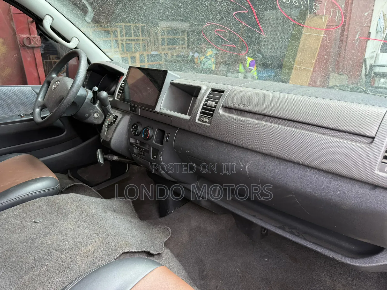 Toyota HiAce 2018 White