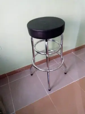 Classic Round Bar Stool