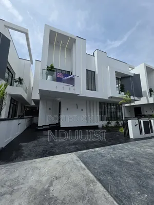5bdrm Duplex in Hampton Island, Chevron for sale