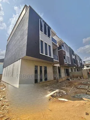 4bdrm Townhouse/Terrace in Opebi for sale