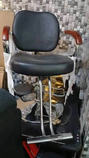 Barbing Saloon Chair.