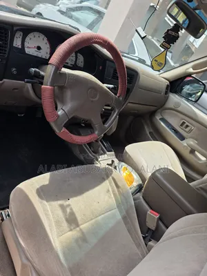 Toyota Tacoma 2000 Red