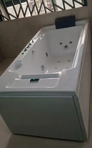 Luxury White, Multi-Jet Jacuzzi Bathtub