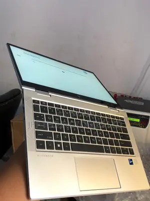 Laptop HP EliteBook 830 G8 16GB Intel Core i7 SSD 512GB