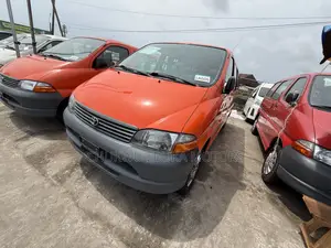 Toyota HiAce 2004 Red