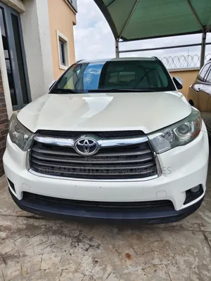 Toyota Highlander XLE 4dr SUV AWD (3.5L 6cyl 6A) 2015 White