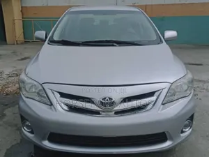 Toyota Corolla 2013 Silver