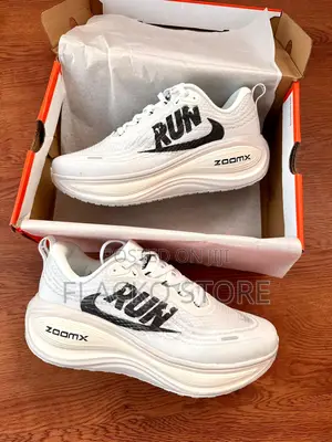 Original Nike Zoomx Run Sneakers