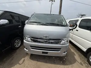 Toyota HiAce 2012 Silver