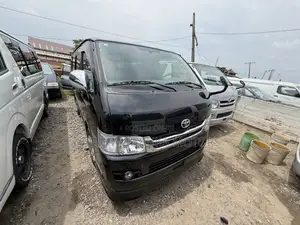 Toyota HiAce 2013 Black