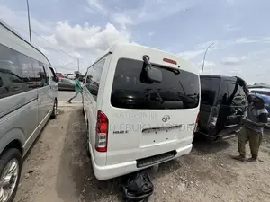 Toyota Grand HiAce 2015 White