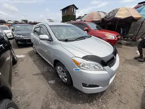 Toyota Matrix S Hatchback AWD (2.4L 4cyl 4A) 2010 Silver