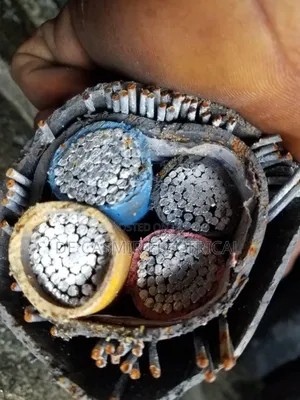 4x300mm2 Armoured Aluminium Cable