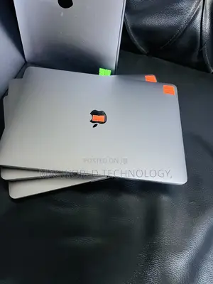 Laptop Apple MacBook Pro 2020 16GB Intel Core i7 SSD 512GB
