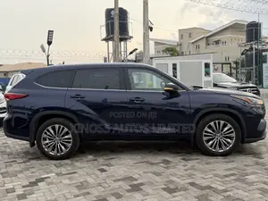 Toyota Highlander Platinum 2021 Blue