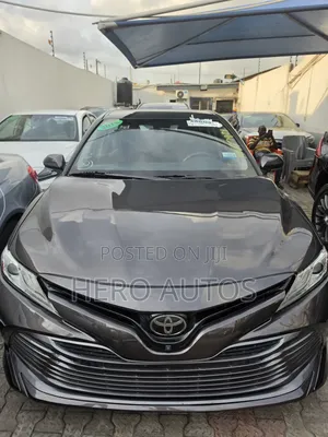 Toyota Camry XLE V6 FWD (3.5L 6cyl 8AM) 2018 Gray