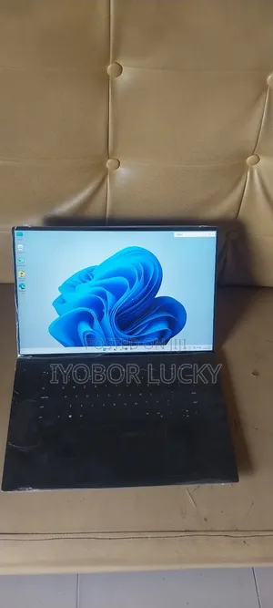 New Laptop Dell Precision 5570 24GB Intel Core i5 SSD 512GB