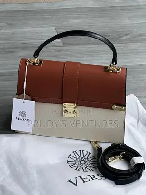 Classy Versse Quality Leather Bag