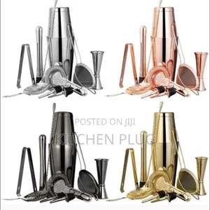 Boston Cocktail Shaker Set Is a Multi-Piece Bartender Kit