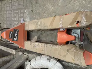 2500kg Industrial Hand Pallet Truck