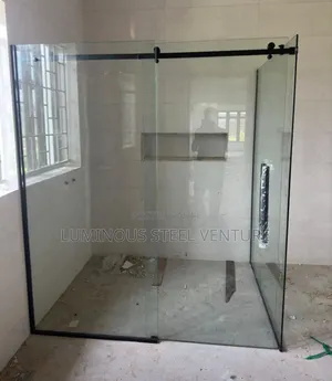 Shower Cubicles Here Is Made of Times Tampered Glass 10mm Thickness