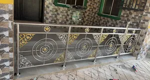 Here Is Our Round Flower Design Gold and Sliver Combination 304 Sus