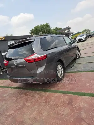 Toyota Sienna 2017 Gray