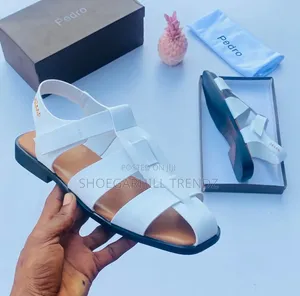 Men's Quality Sandals in Black and White Colours