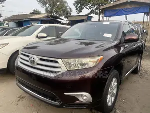 Toyota Highlander Limited 3.5l 4WD 2013 Maroon