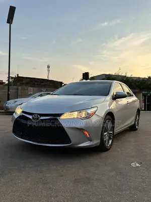 Toyota Camry SE 4dr Sedan (2.5L 4cyl 6A) 2015 Silver