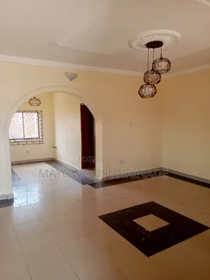3bdrm Apartment in Ologuneru for rent
